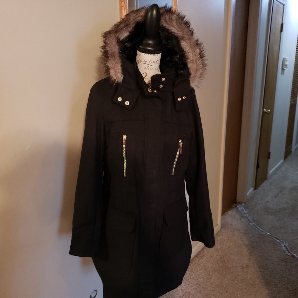 Yoki black coat
